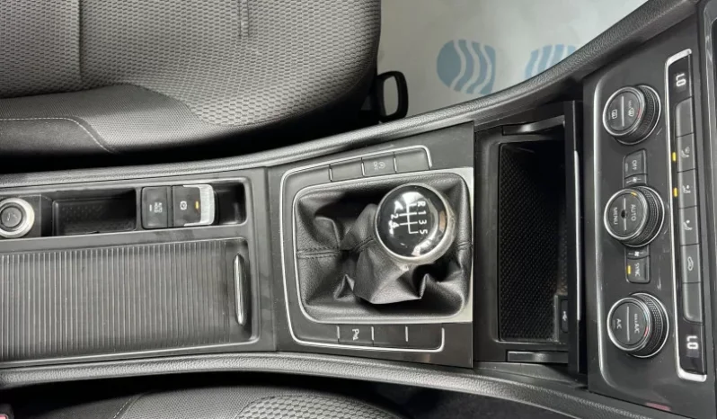 
								VW Golf full									