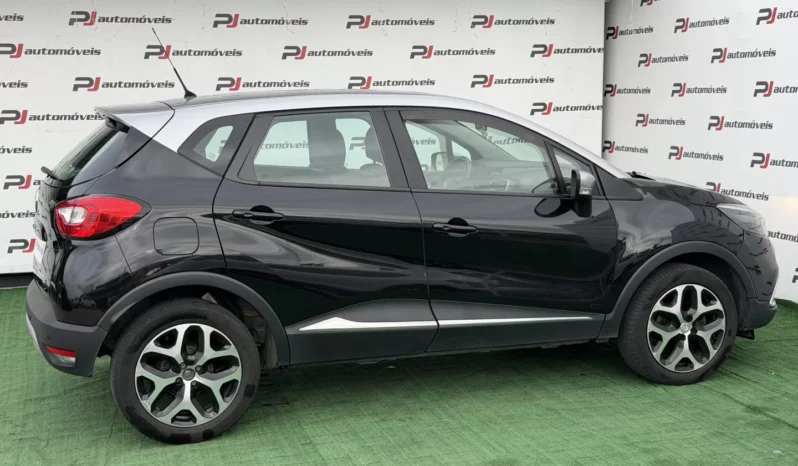 
								Renault Captur full									