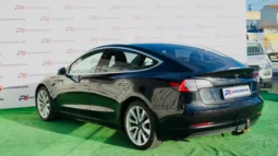 
										Tesla Model 3 full									