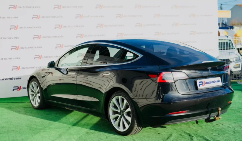 
								Tesla Model 3 full									
