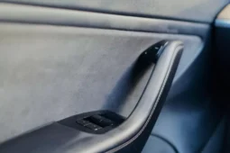 
										Tesla Model 3 full									