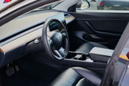 
										Tesla Model 3 full									