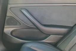 
										Tesla Model 3 full									