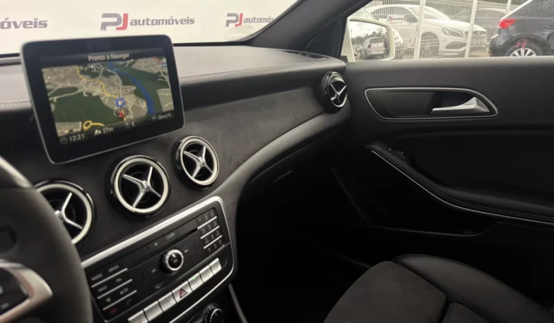 
								Mercedes-Benz A 180 full									