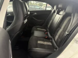 
										Mercedes-Benz A 180 full									