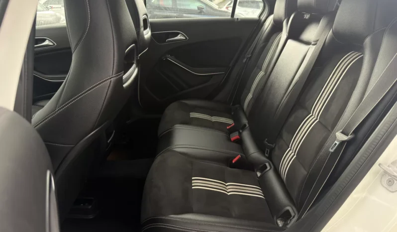 
								Mercedes-Benz A 180 full									
