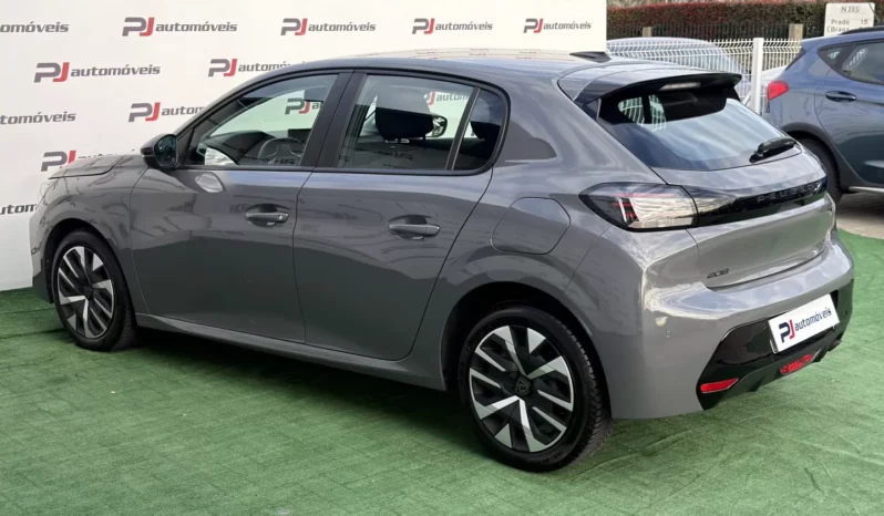 
								Peugeot 208 full									