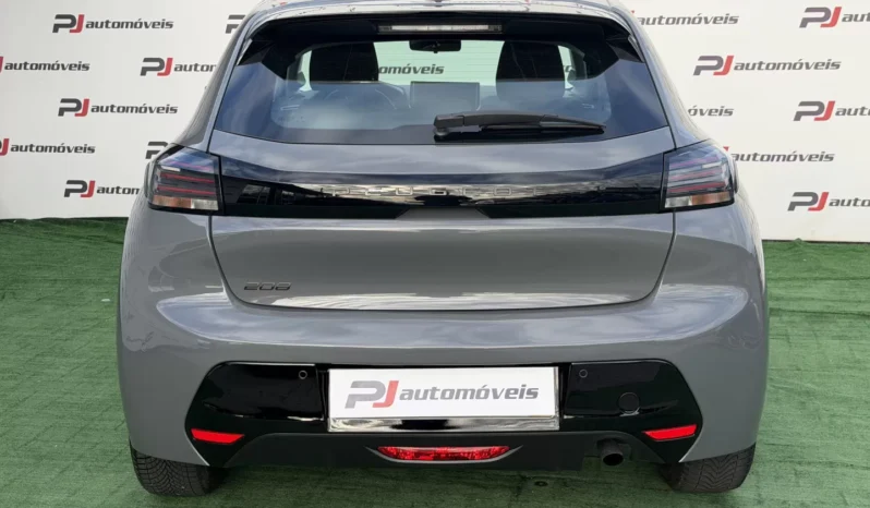 
								Peugeot 208 full									