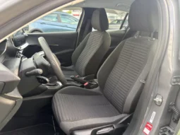 
										Peugeot 208 full									