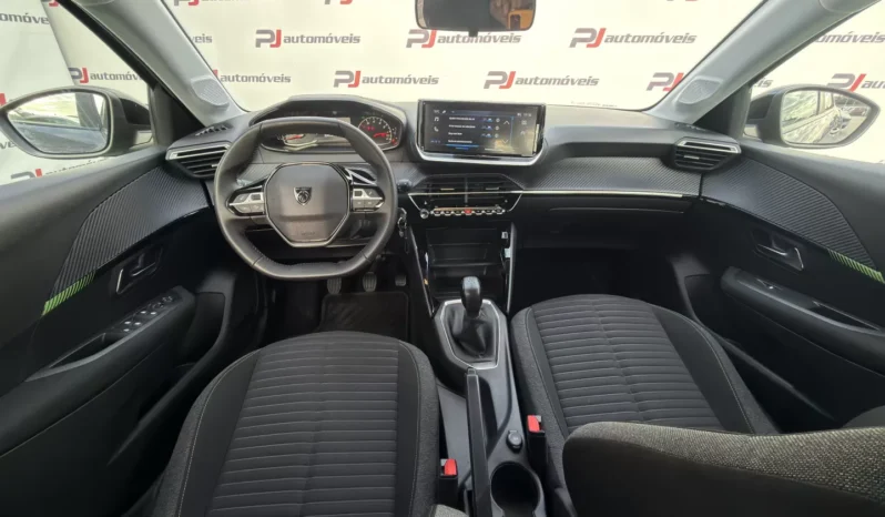 
								Peugeot 208 full									