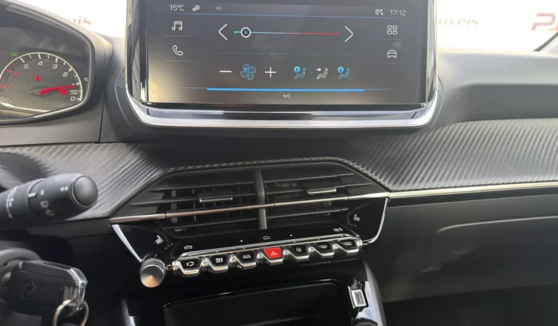 
								Peugeot 208 full									