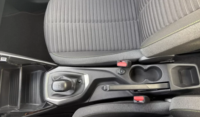 
								Peugeot 208 full									