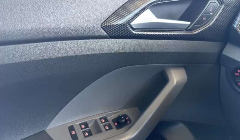 
								VW T-Cross full									