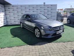 
										Mercedes-Benz C 180 full									
