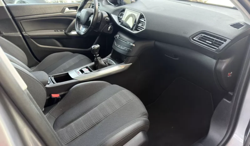 
								Peugeot 308 SW full									