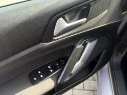 
										Peugeot 308 SW full									