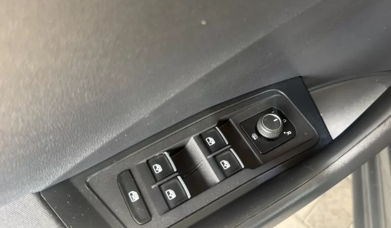 
								VW T-Roc full									