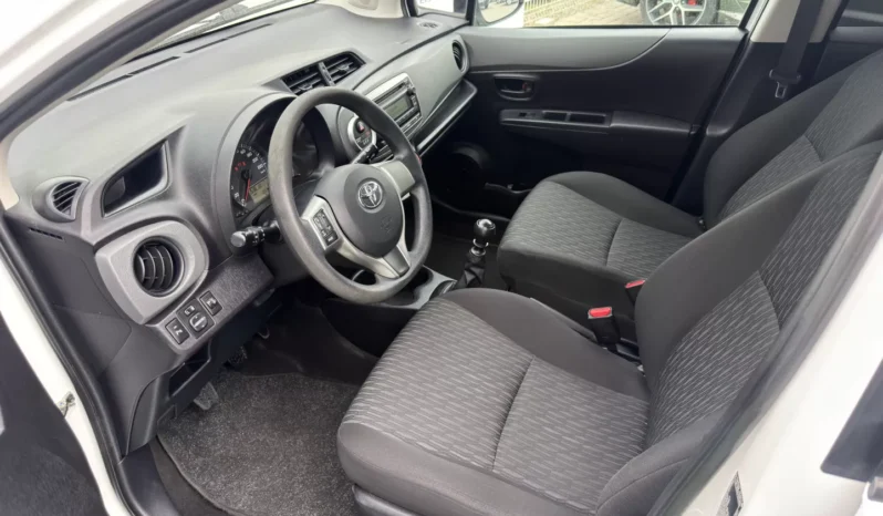 
								Toyota Yaris full									