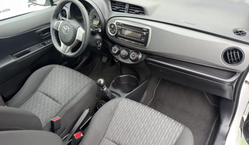 
								Toyota Yaris full									