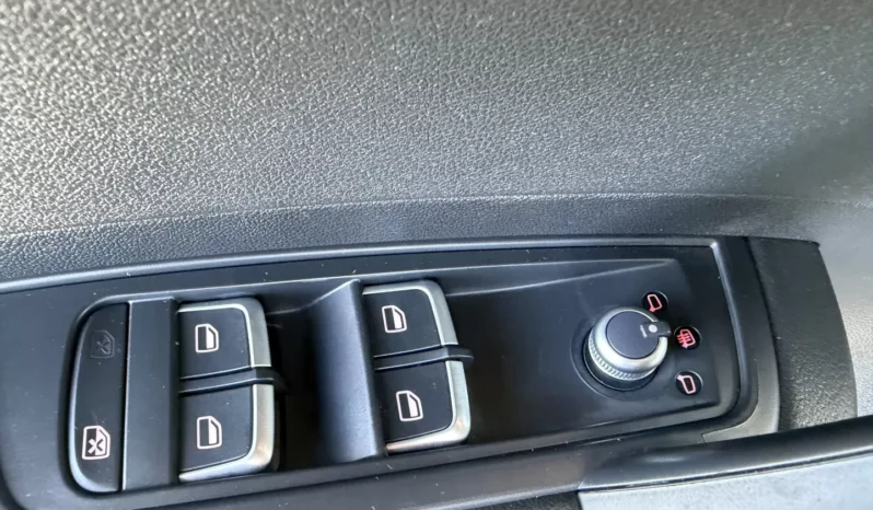 
								Audi A1 Sportback full									