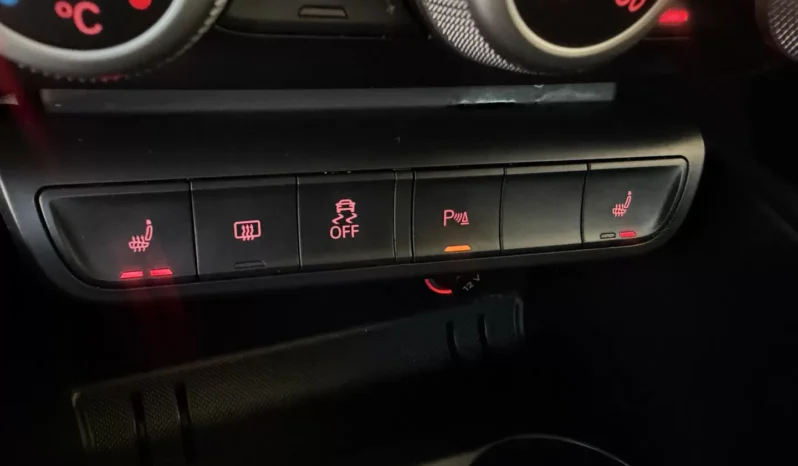 
								Audi A1 Sportback full									