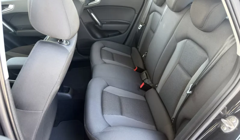 
								Audi A1 Sportback full									