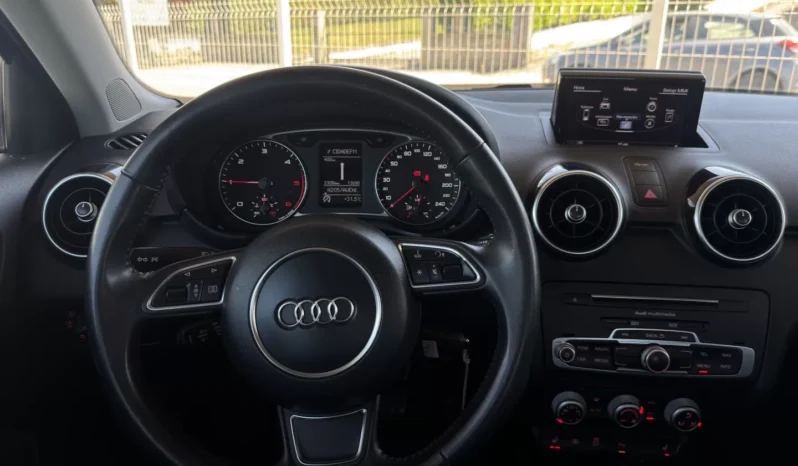
								Audi A1 Sportback full									