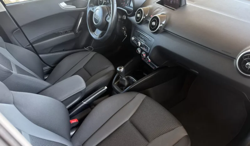 
								Audi A1 Sportback full									