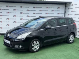 
										Peugeot 5008 full									