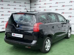 
										Peugeot 5008 full									