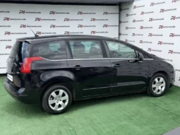 
										Peugeot 5008 full									