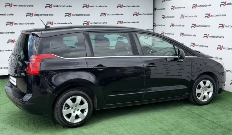 
								Peugeot 5008 full									
