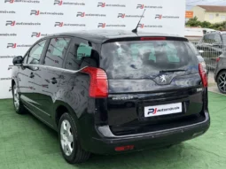 
										Peugeot 5008 full									