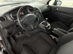 
										Peugeot 5008 full									