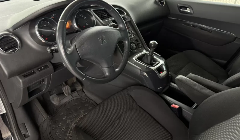 
								Peugeot 5008 full									