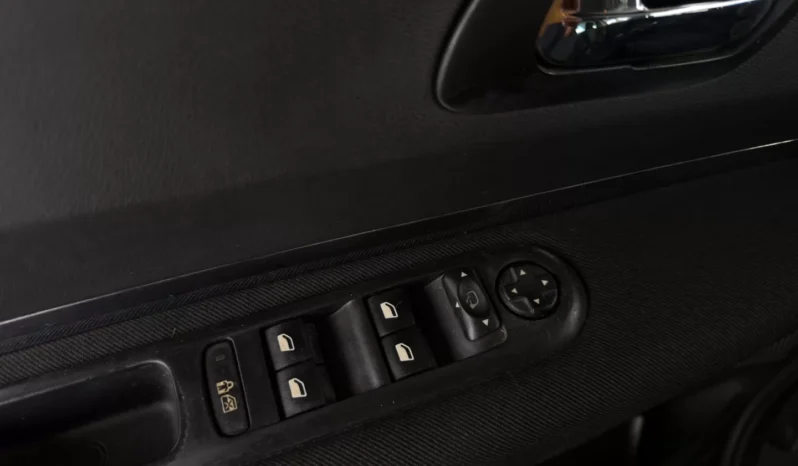 
								Peugeot 5008 full									