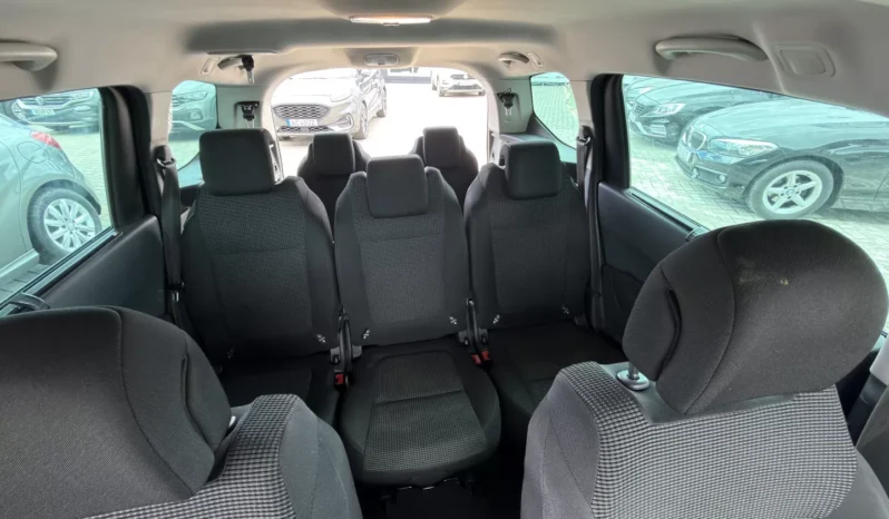 
								Peugeot 5008 full									