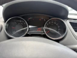 
										Peugeot 5008 full									