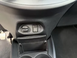 
										Toyota Yaris full									