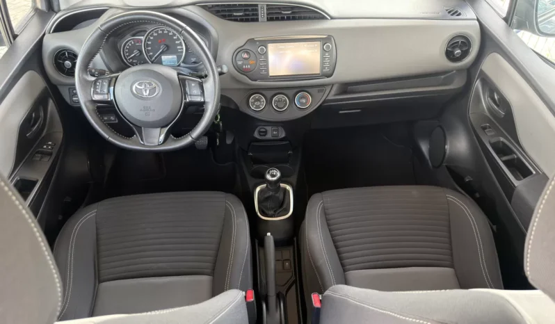 
								Toyota Yaris full									