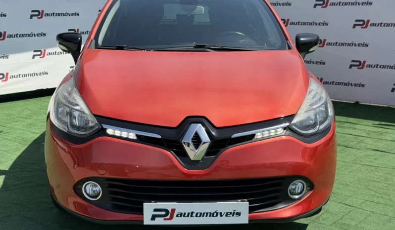 
								Renault Clio full									