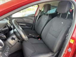 
										Renault Clio full									
