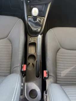 
										Renault Clio full									