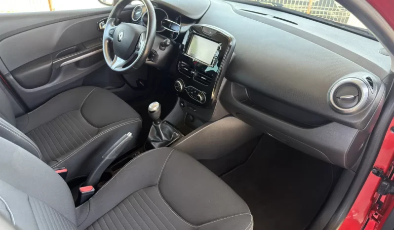 
								Renault Clio full									