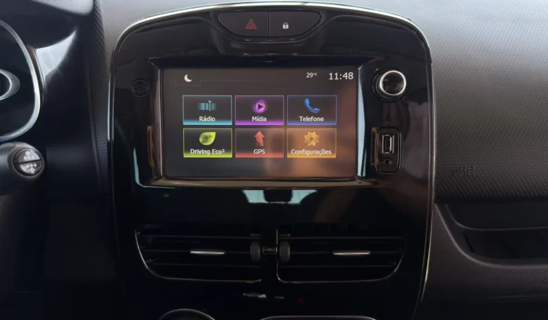 
								Renault Clio full									
