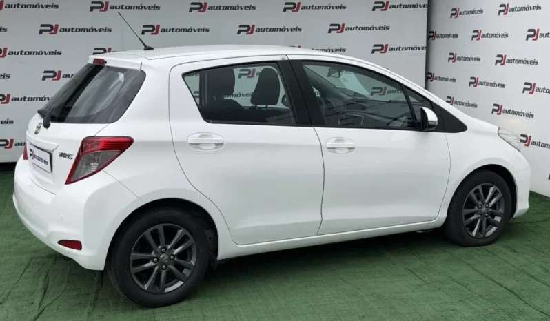 
								Toyota Yaris full									