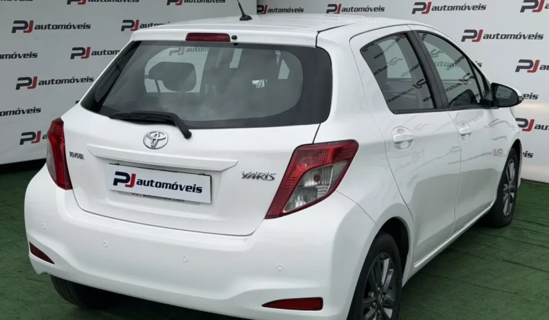 
								Toyota Yaris full									