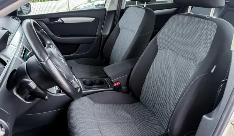 
								VW Passat Variant full									