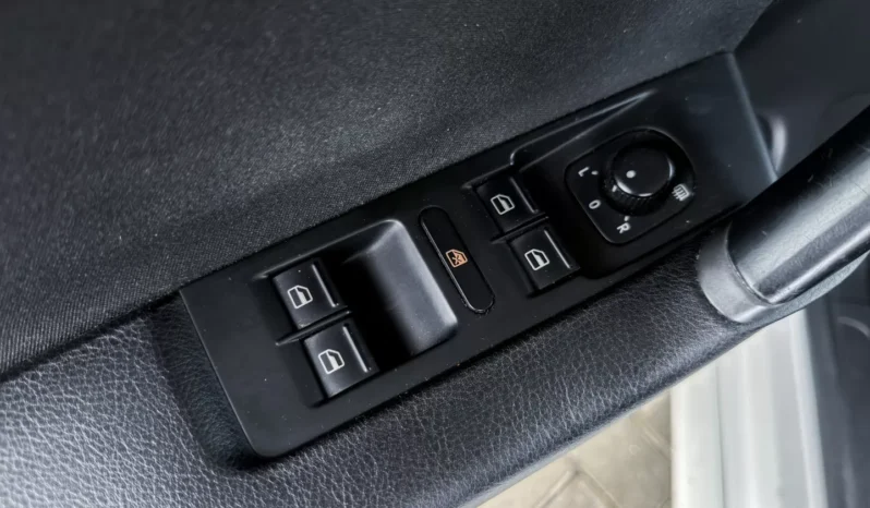 
								VW Passat Variant full									