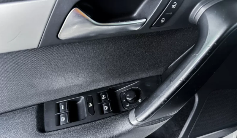 
								VW Passat Variant full									